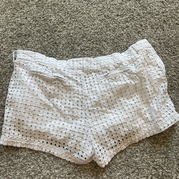 Gap white shorts - Picture 3 of 5